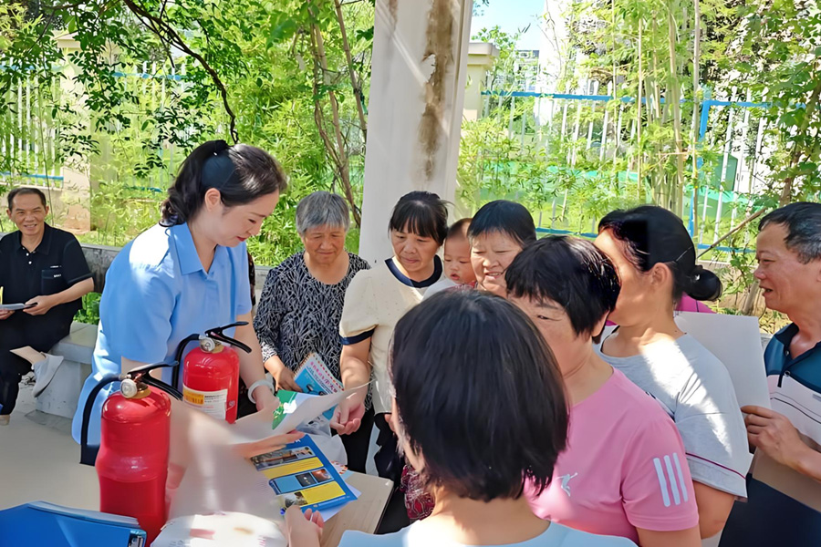 筑牢安全防線！正誠(chéng)智服“安全宣傳咨詢?nèi)铡?   活動(dòng)守護(hù)萬家平安